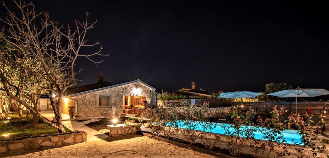 Haus Vita Pula Exterior photo